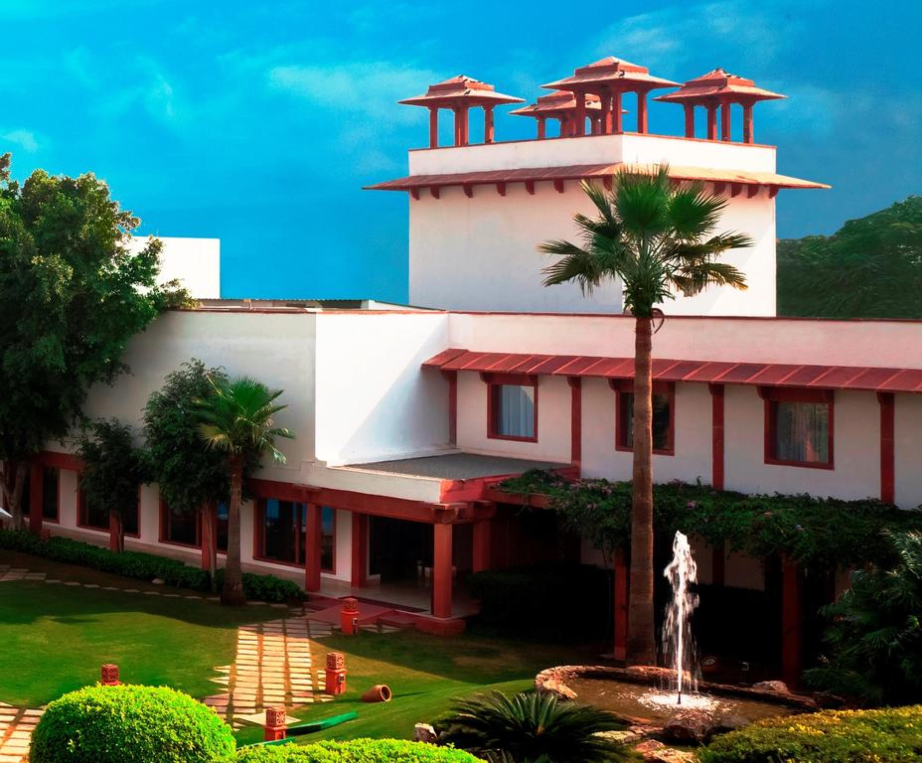 트리덴트 아그라 호텔 외부 사진 The University of Allahabad