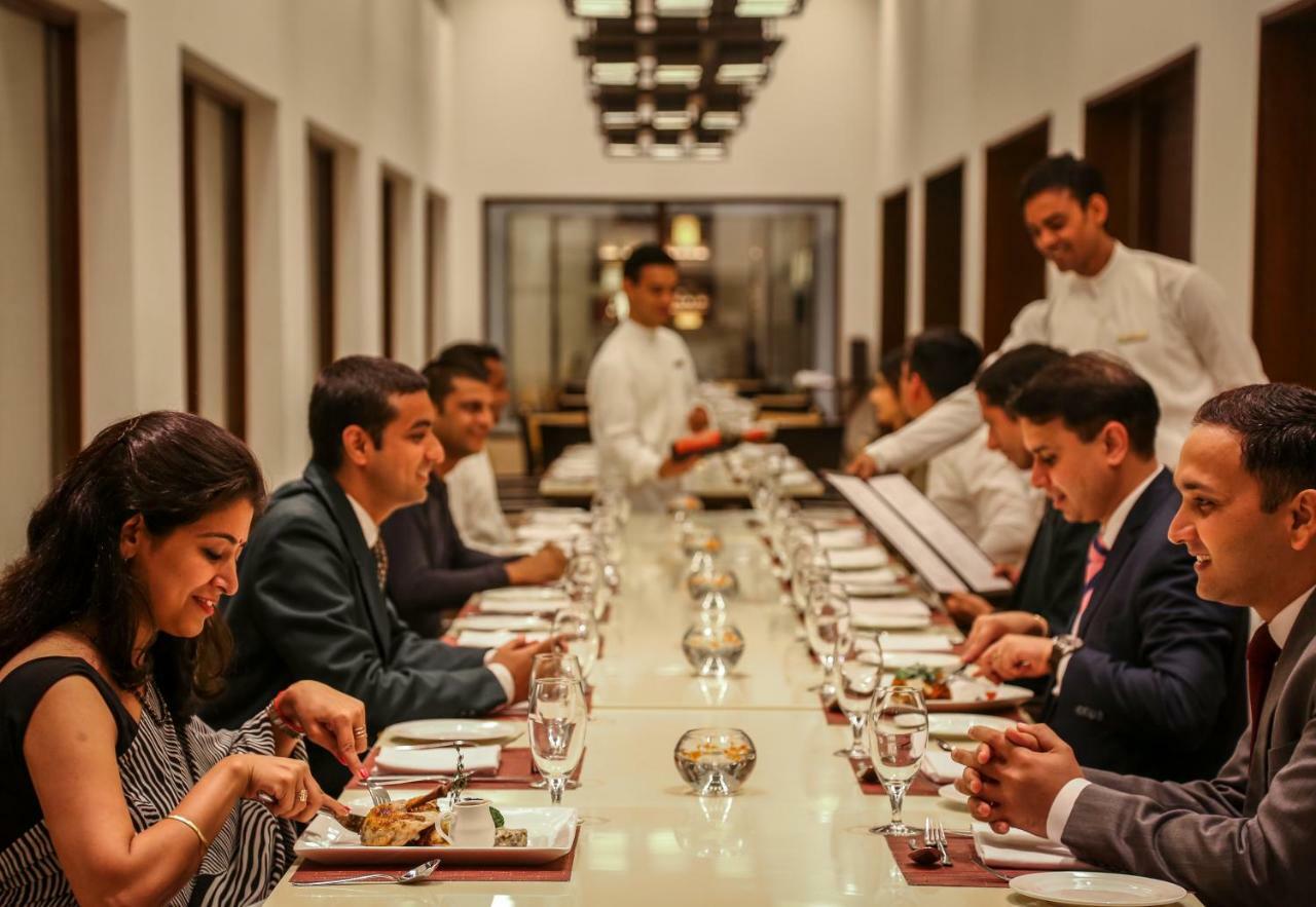 트리덴트 아그라 호텔 외부 사진 A private dinner at the Taj Mahal Palace, Mumbai