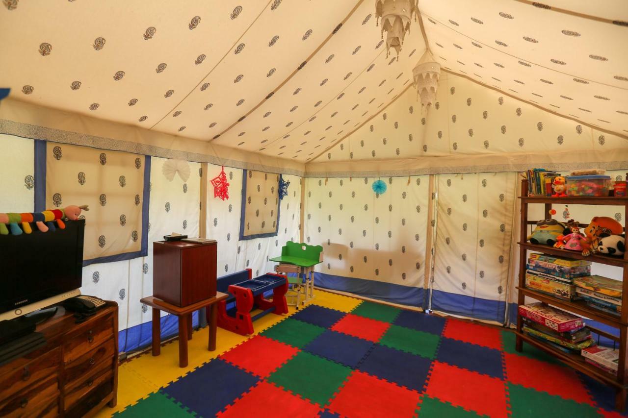 트리덴트 아그라 호텔 외부 사진 The Children's Centre
