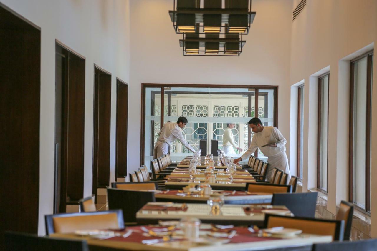 트리덴트 아그라 호텔 외부 사진 The restaurant at the Taj Mahal Palace